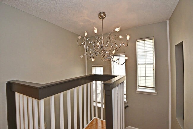 Building Photo - Colonialtown North 3BR – Prime Mills 50 Location