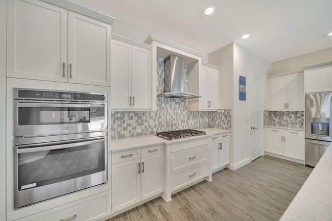 Building Photo - 8720 E Baypoint Cir