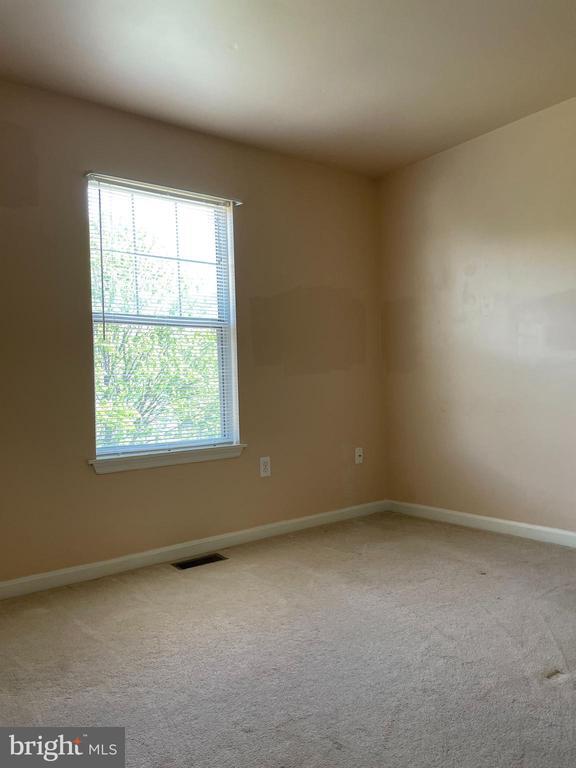 Building Photo - 5823 Riverside Dr