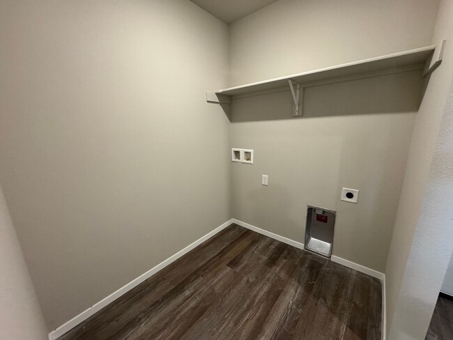 Building Photo - Brand New 4 Bedroom in Bixby
