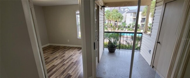 Building Photo - 1972 Lake Atriums Cir