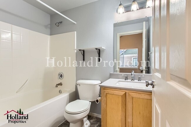 Building Photo - Charming 3-Bedroom Home in Prime Hillsboro Location!