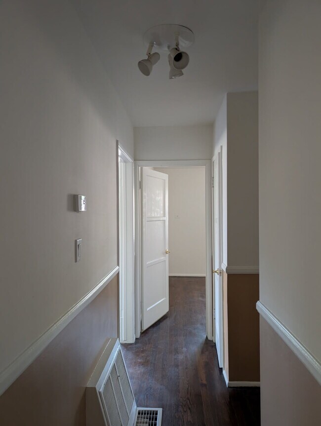 Building Photo - 14656 La Maida St