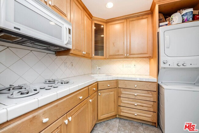 Building Photo - 1308 N Ogden Dr