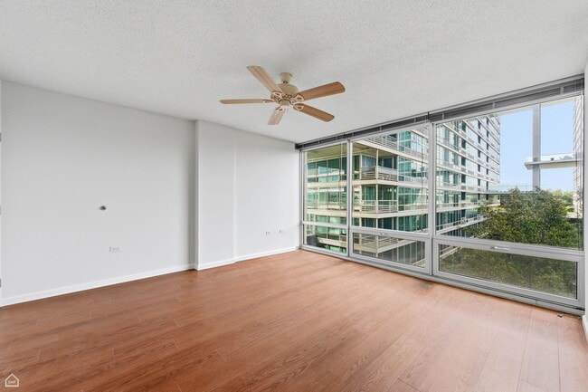 Building Photo - 9725 Woods Dr