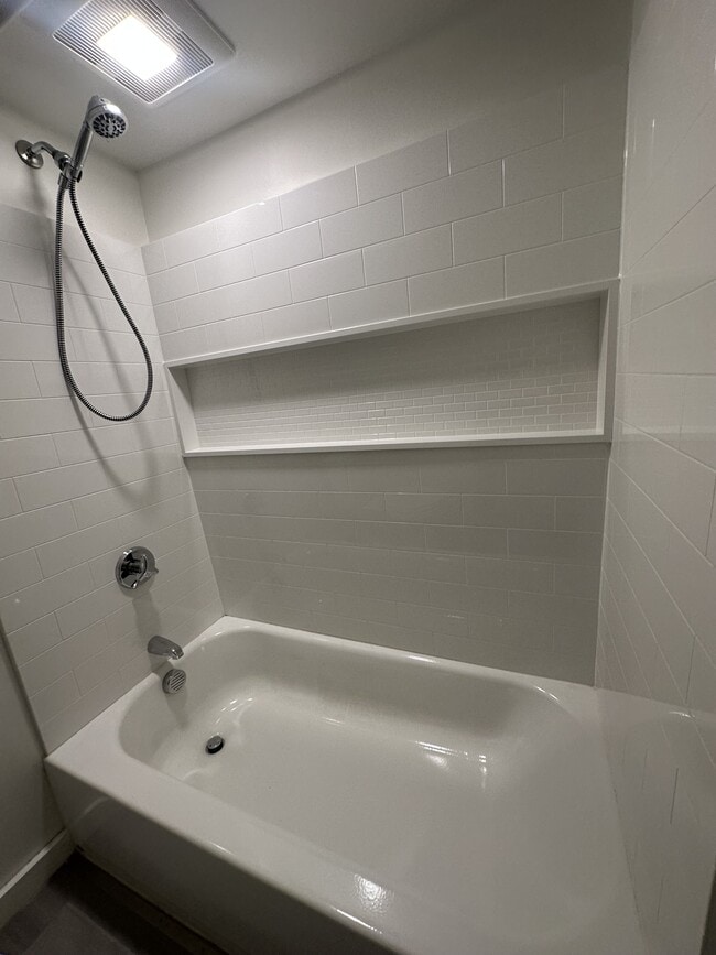 Building Photo - 7 Bennett Ave