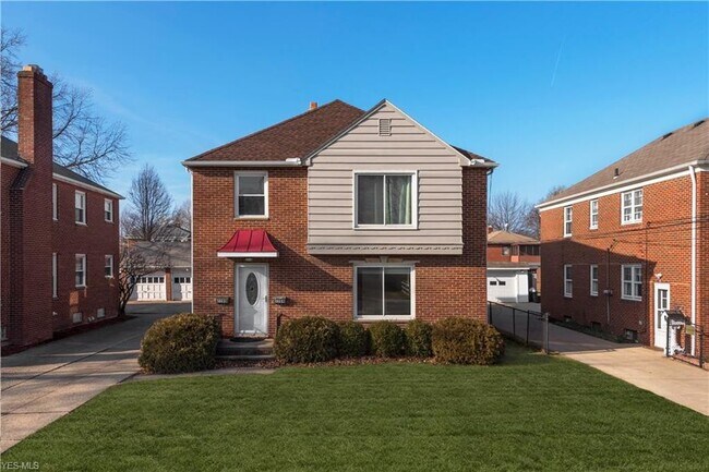 Primary Photo - 2280 Lakeview Ave