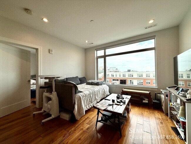 Building Photo - 108 Sumner St