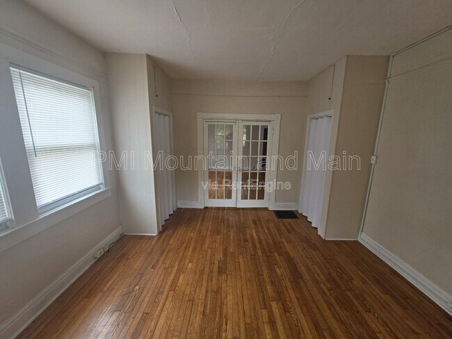 Building Photo - 41 Westwood Pl