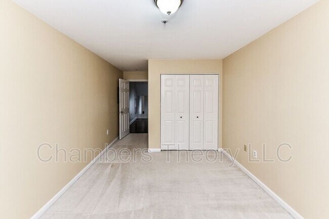 Building Photo - 275 S Pickett St