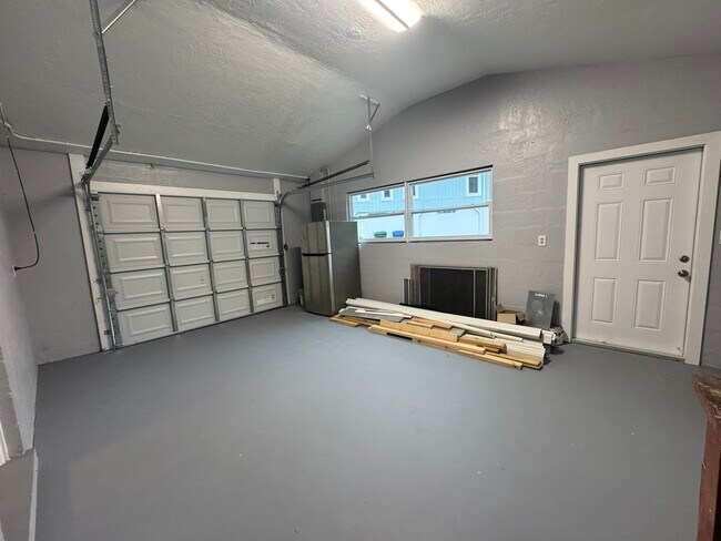 Building Photo - 116 Myakka Dr