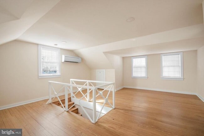 Building Photo - 455 Deale Rd