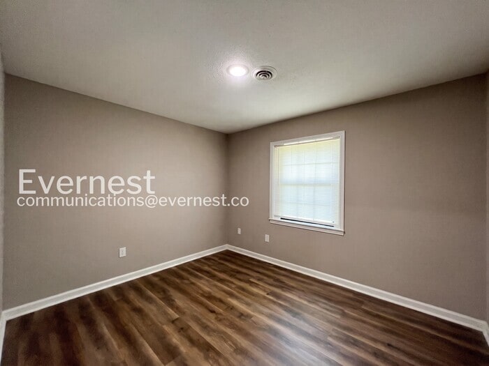 Building Photo - 731 Cumberland Cove