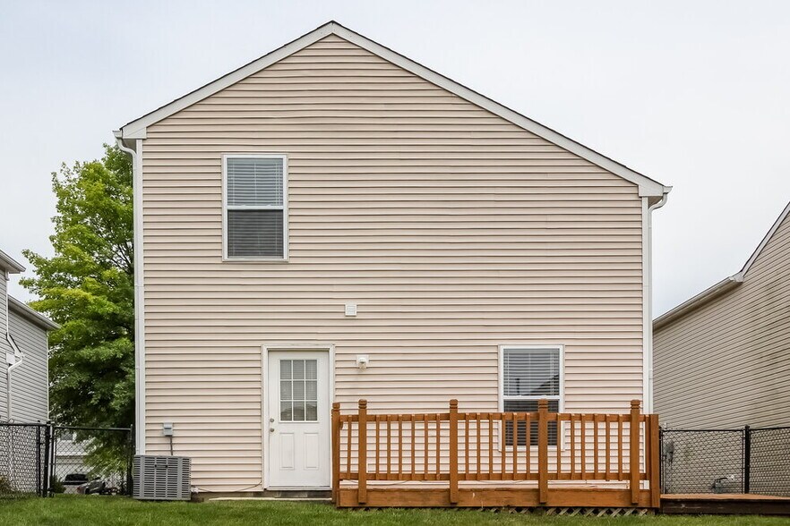 Building Photo - 1240 Cutler Ln