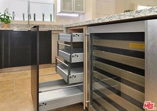 Building Photo - 5354 Lindley Ave