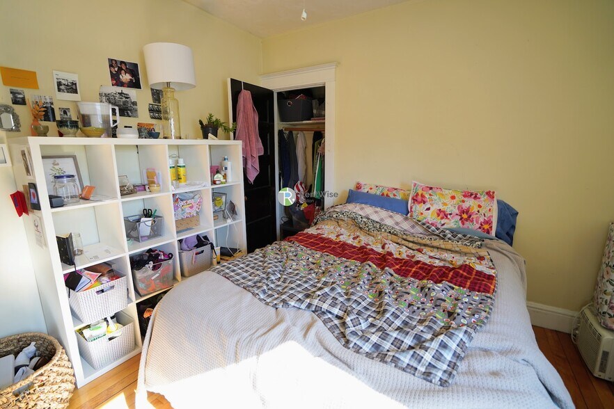 Building Photo - 230 South St