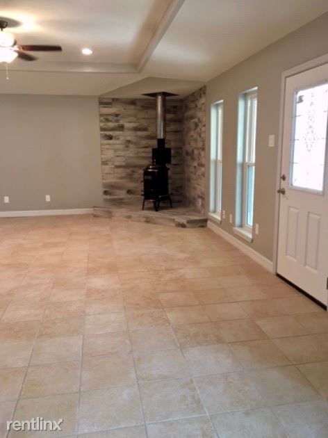 Building Photo - 3 br, 2 bath House - 13590 Rolling Hills Dr