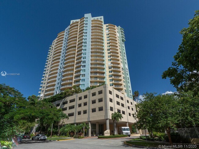 Building Photo - 2475 Brickell Ave