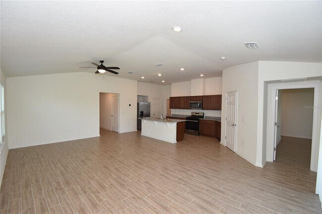 Building Photo - 32 Windsor Ter