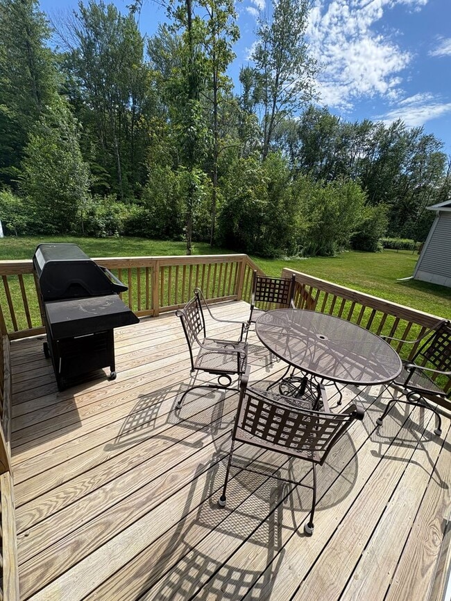 Building Photo - Charming 4 bedroom 3 bath in Ballston Lake #