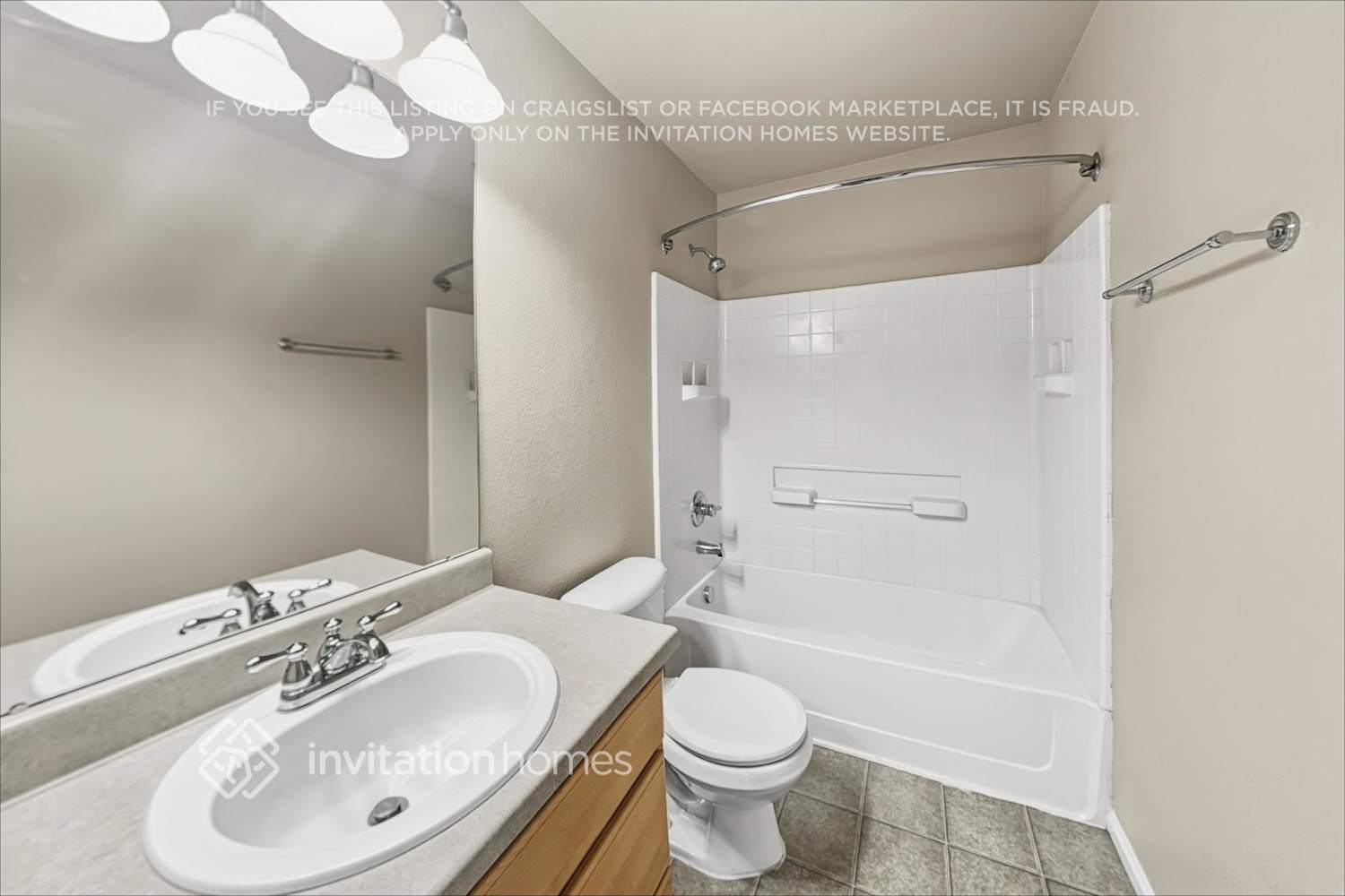 Building Photo - 838 Willow Dr
