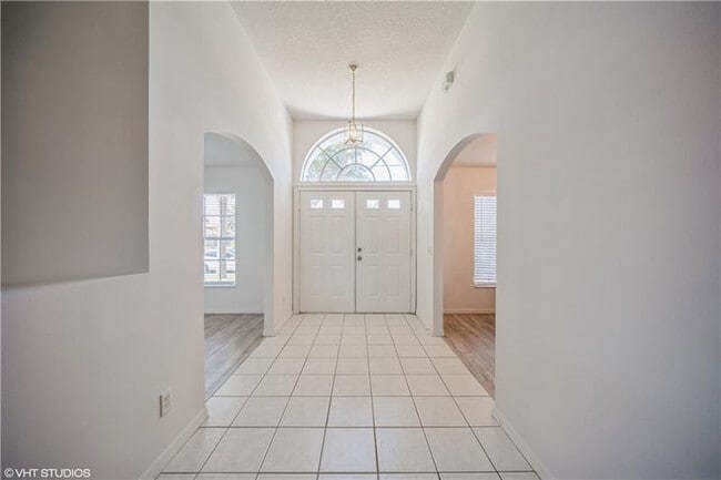 Building Photo - 1625 SW Abingdon Ave