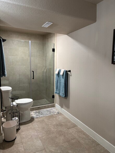 Building Photo - 6836 Meadow Rain Way