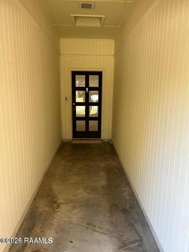 Building Photo - 205 Castle Row