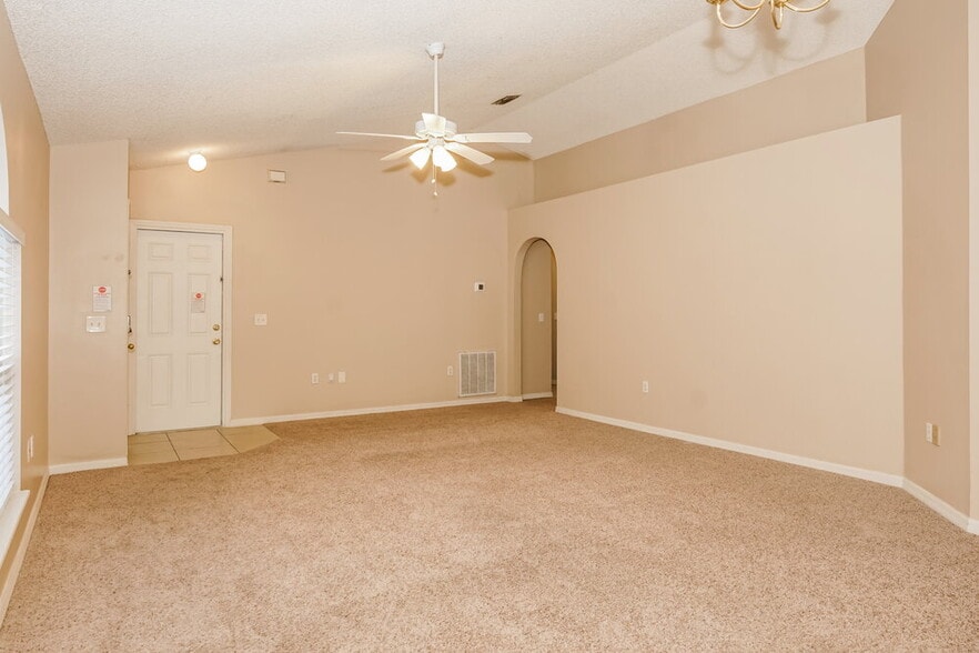 Building Photo - 331 Placid Lake Dr