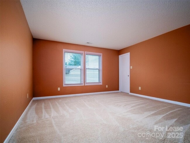 Building Photo - 910 Torsion Lane