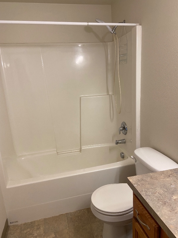 Building Photo - 250 40th Ct