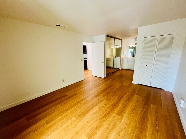 Building Photo - Wonderful 2 Bed 2 Bath in The Villages A 55+ Community