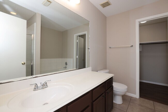 Building Photo - 15422 Ferness Ln