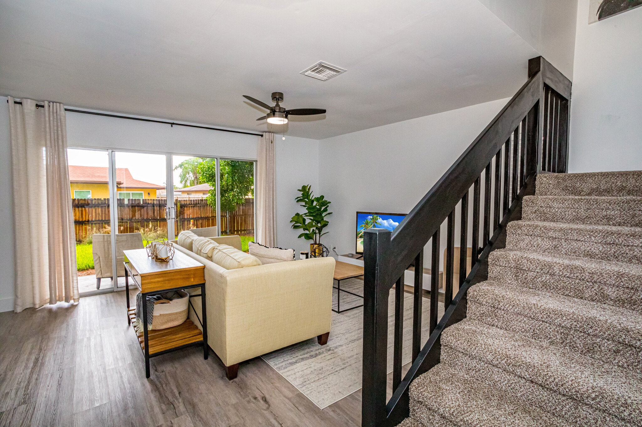 Building Photo - 9341 Green Meadows Way