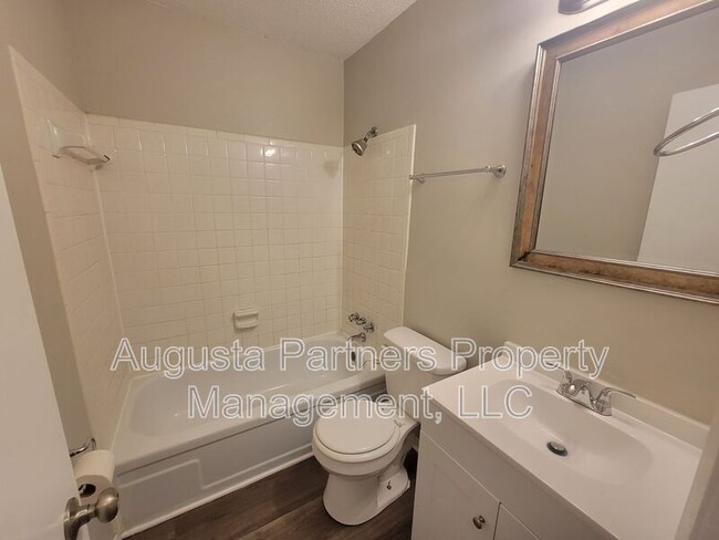 Building Photo - 3618 Audubon Pl