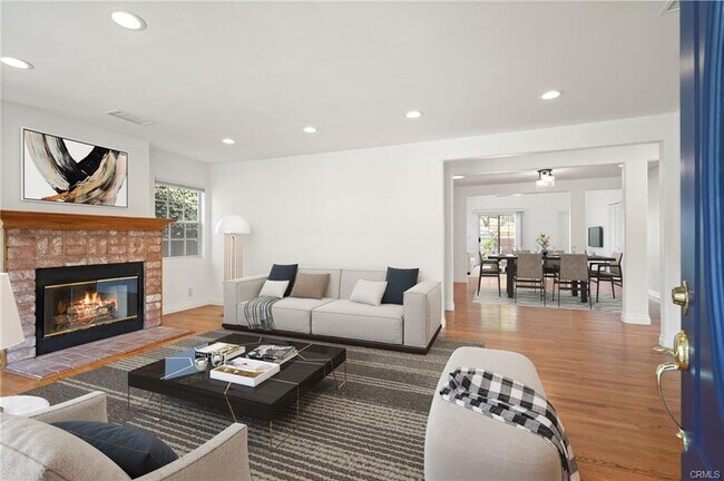 Building Photo - 22055 Del Valle St