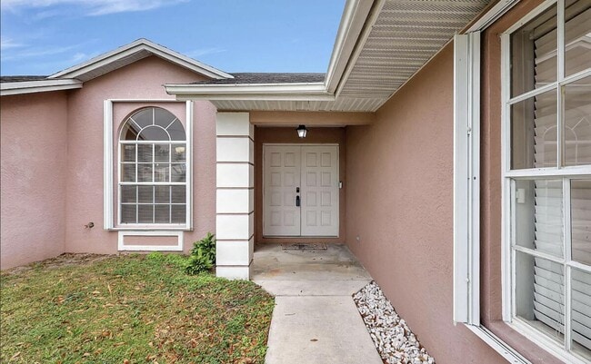 Building Photo - 1751 SW Southworth Terrace