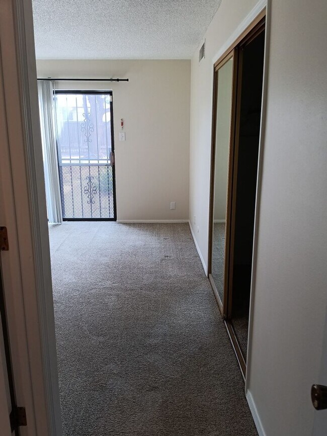 Building Photo - 2 Bedroom, 2 Bathroom! Lovely Home Coming Soon!