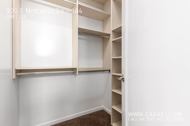 Building Photo - Mitchell Lofts 3 bed 2.5 bath Townhouse