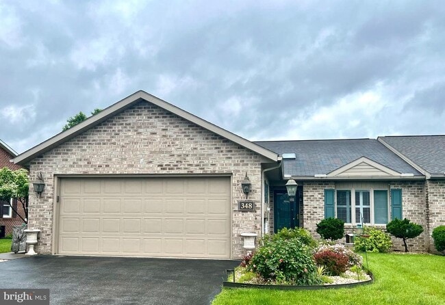 Building Photo - 348 Phoenix Dr