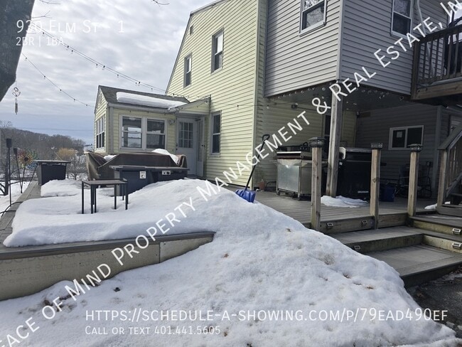 Building Photo - 930 Elm St