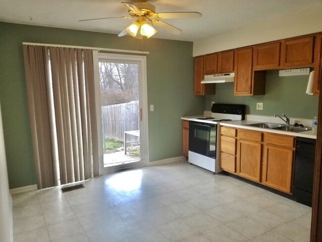Building Photo - 2036 Austin Dr
