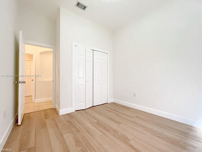 Building Photo - 4 br, 2 bath House - Vizcaya