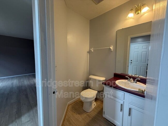 Building Photo - 381 Sherman Dr