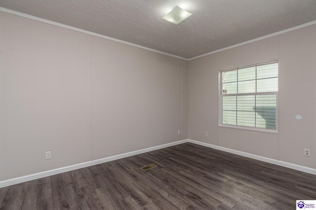 Building Photo - 190 Cedar Hills Rd