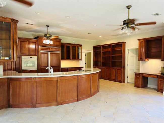 Building Photo - 11842 Deep Woods Dr