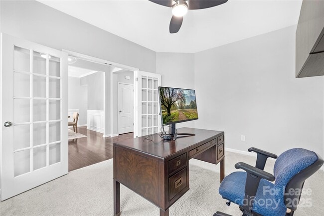 Building Photo - 5829 Dinsmore Ln