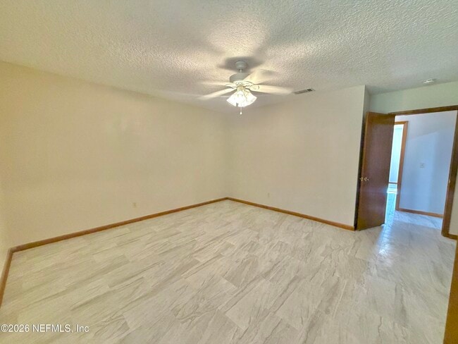 Building Photo - 3990 Clearwater Ln