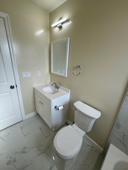 Building Photo - 921 52nd St NE