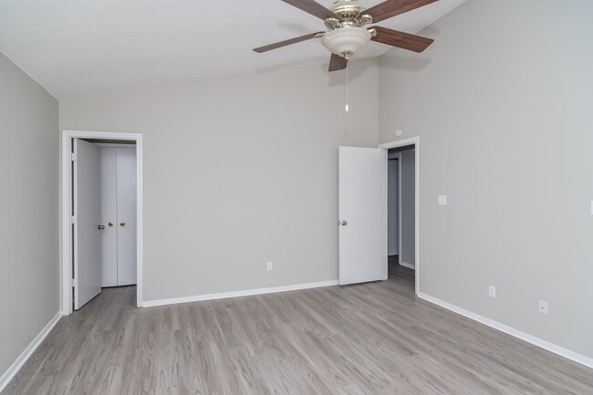 Building Photo - 4734 Waterfront Oak Dr